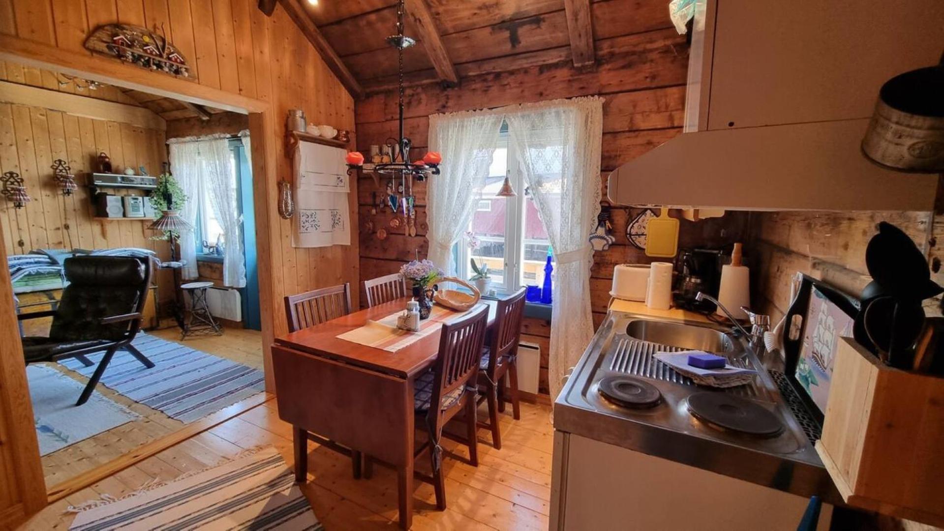 Villa Koselig Rorbu Pa Tind à Sørvågen Extérieur photo