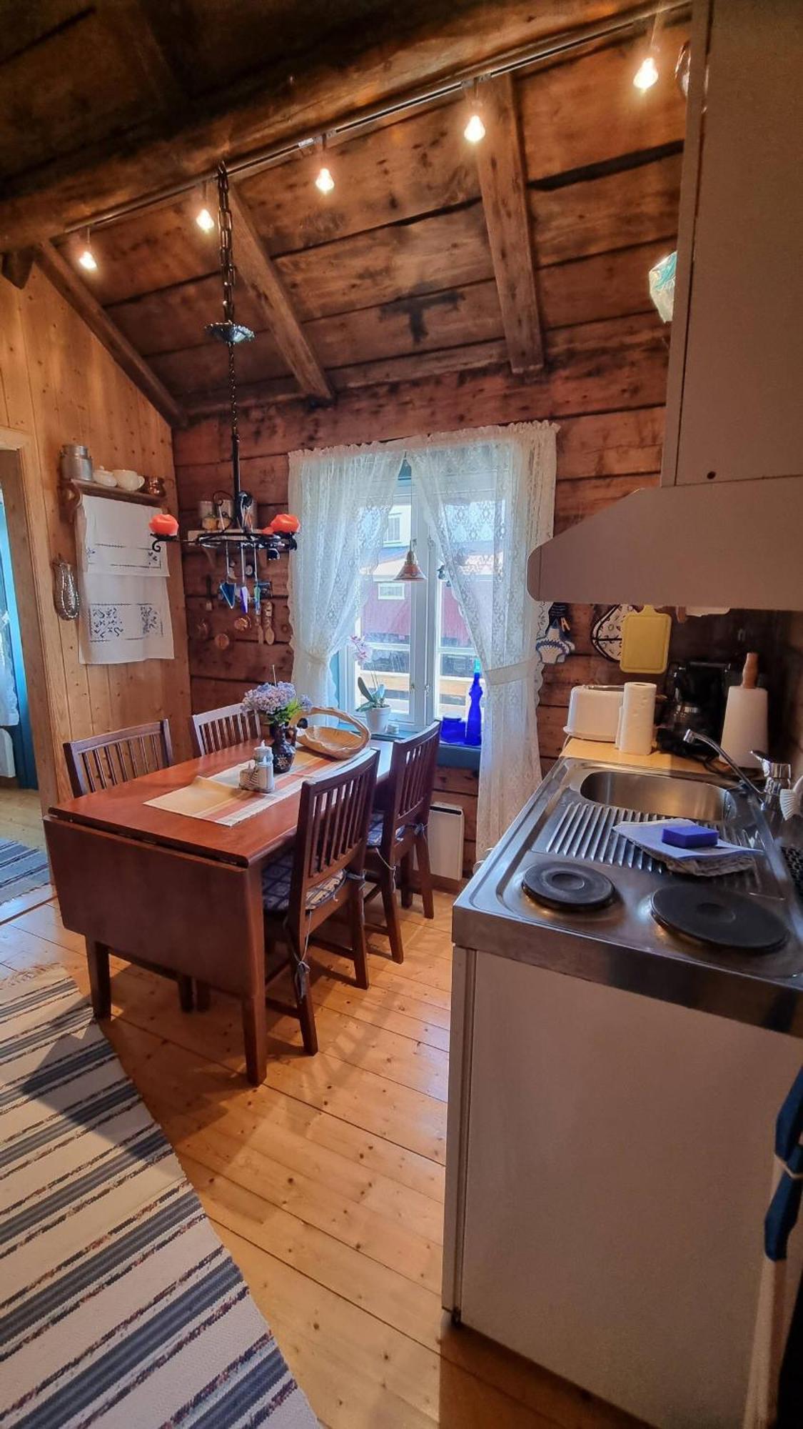 Villa Koselig Rorbu Pa Tind à Sørvågen Extérieur photo